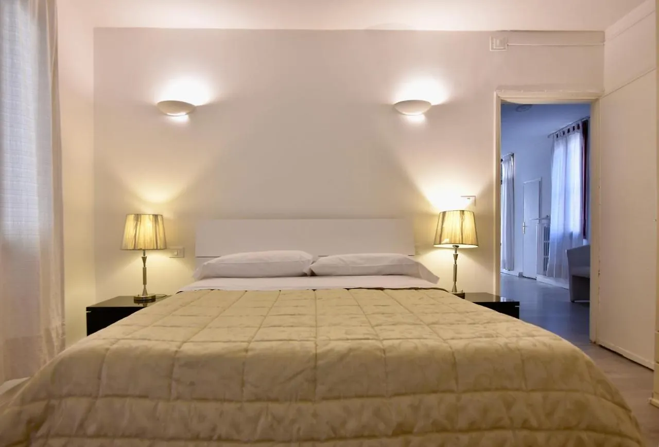 Da Bruno Homes Venice Apartment